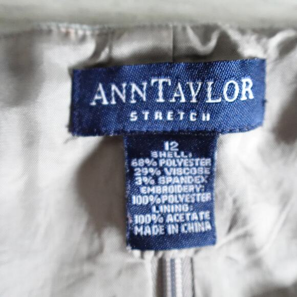 Vintage 90s Ann Taylor Grey Square Neck Floral Embroidered Sleeveless Blouse - Picture 6 of 7